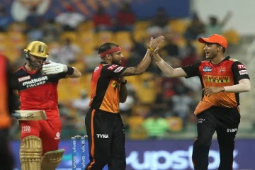 கொஞ்சம் அசால்டாக விளையாடிய ஆர்சிபி; கடைசி பந்தில் த்ரில் வெற்றி பெற்ற சன் ரைசர்ஸ் ஹைதராபாத்!