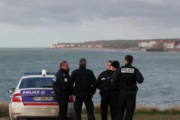 27 புலம்பெயர்ந்தோர் தண்ணீரில் மூழ்கி உயிரிழந்த சம்பவம்... பிரான்சில் 10 பேர் கைது