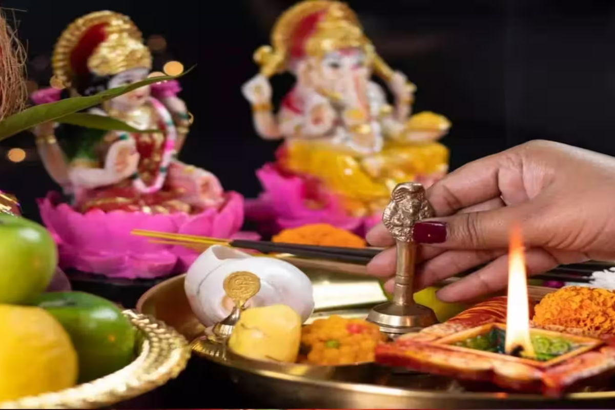 வீடுகளில் எப்பொழுதும் நேர்மறையான ஆற்றல் இருக்க வேண்டுமா? இதனை செய்யுங்கள் | Things Follow To Bring Positive Energy At Home வீடுகளில் எப்பொழுதும் நேர்மறையான ஆற்றல் இருக்க வேண்டுமா? இதனை செய்யுங்கள் | Things Follow To Bring Positive Energy At Home