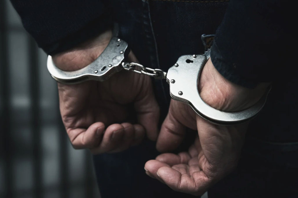 யாழில் தேடப்பட்டு வந்த சந்தேகநபர் ஒருவர் அதிரடி கைது! | A Suspect Various Crimes Arrested Jaffna