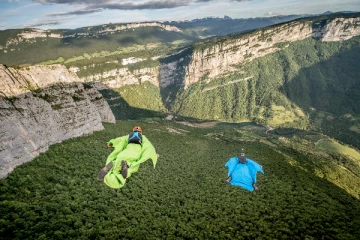 நண்பர்களுடன் பிரான்சுக்கு சென்ற பிரித்தானியருக்கு நேர்ந்த பரிதாபம்!