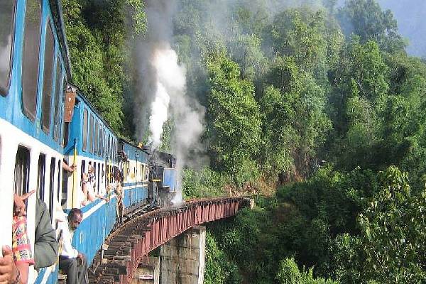 மிதிவண்டியை விட மெதுவான வேகமா! இந்தியாவின் மிக மெதுவான ரயில் எதுன்னு தெரியுமா? | Nilgiri Mountain Rail Is The Slowest Train India