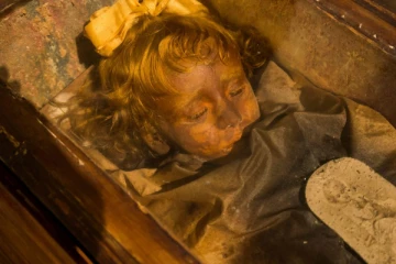 உலகின் மிக அழகான 2 வயது மம்மி - திடீரென்று கண் சிமிட்டியதா? அதிர்ந்த ஆராய்ச்சியாளர்கள்