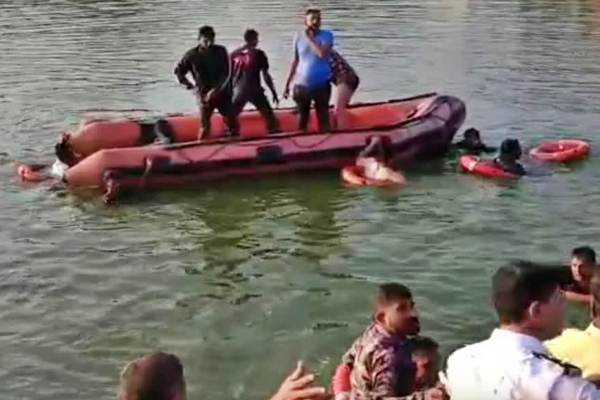 சுற்றுலா சென்ற பாடசாலை மாணவர்கள் 14 பேர் பரிதாப உயிரிழப்பு | 14 School Students Death Gujarat Tour