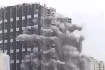 9 நொடிகளில் தூள்தூளாக தரைமட்டமான நொய்டா இரட்டை கோபுரம்!