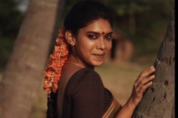 சார்பட்டா பரம்பரை பட நடிகையா இது?- மாடர்ன் உடையில் அடையாளமே தெரியலையே