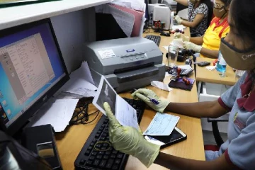 யாழ்  வங்கி  ஒன்றின் ஊழியர்கள் 12 பேருக்கு  கொரோனா