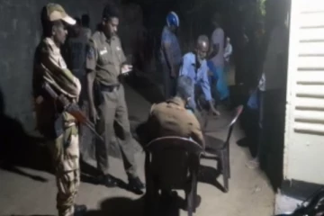 திருகோணமலையில் மது போதையில் வீடொன்றினுள் புகுந்து அடாவடி நடவடிக்கை! பொலிஸார் விசாரணை