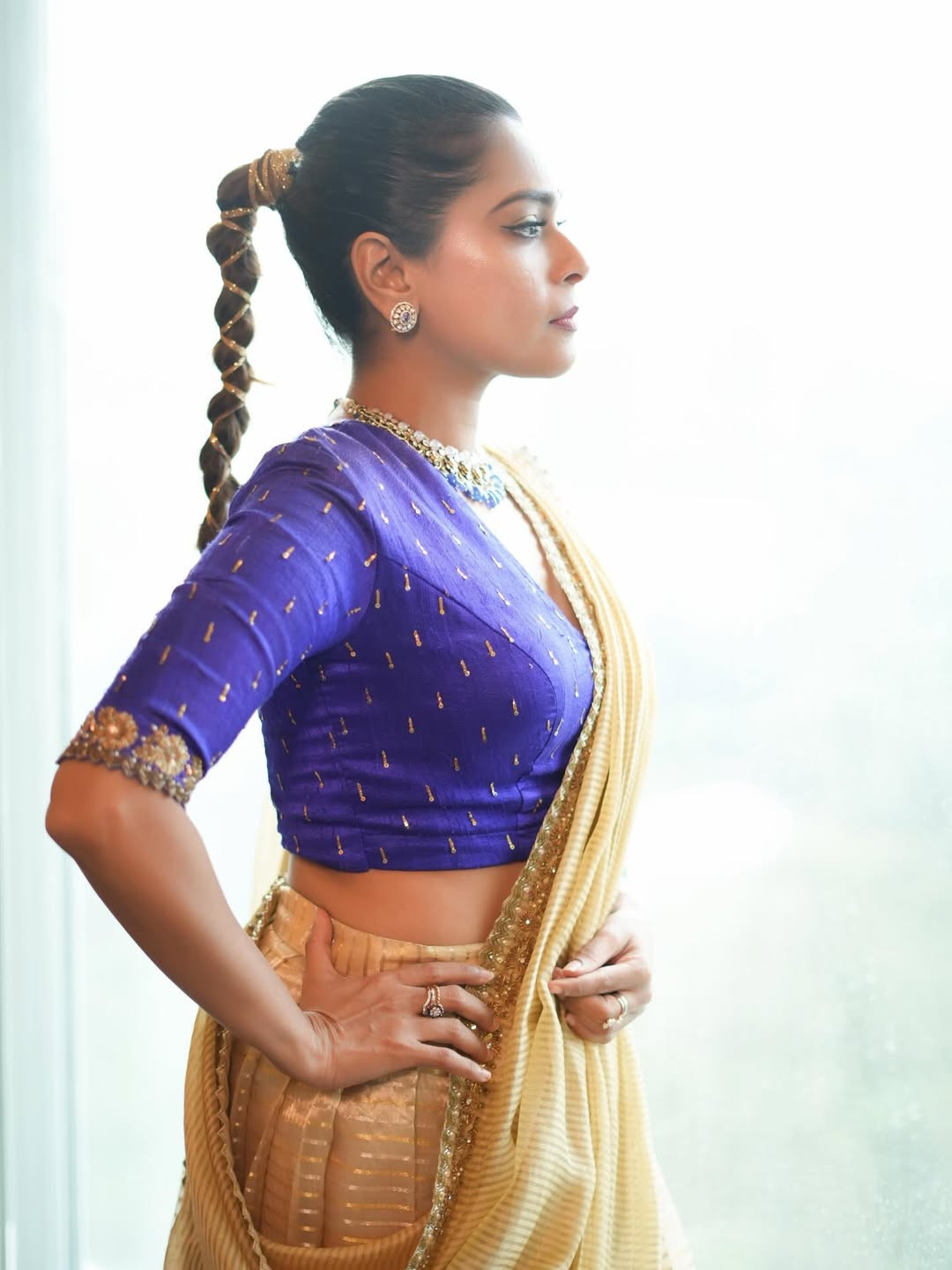 அசத்தலான லுக்கில் தொகுப்பாளினி Kiki விஜய்.. லேட்டஸ்ட் போட்டோஷூட்.. 5 Gallery