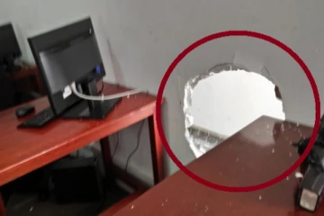 அலரி மாளிகையில் கொள்ளை - முக்கிய ஆவணங்களும் அழிப்பு!