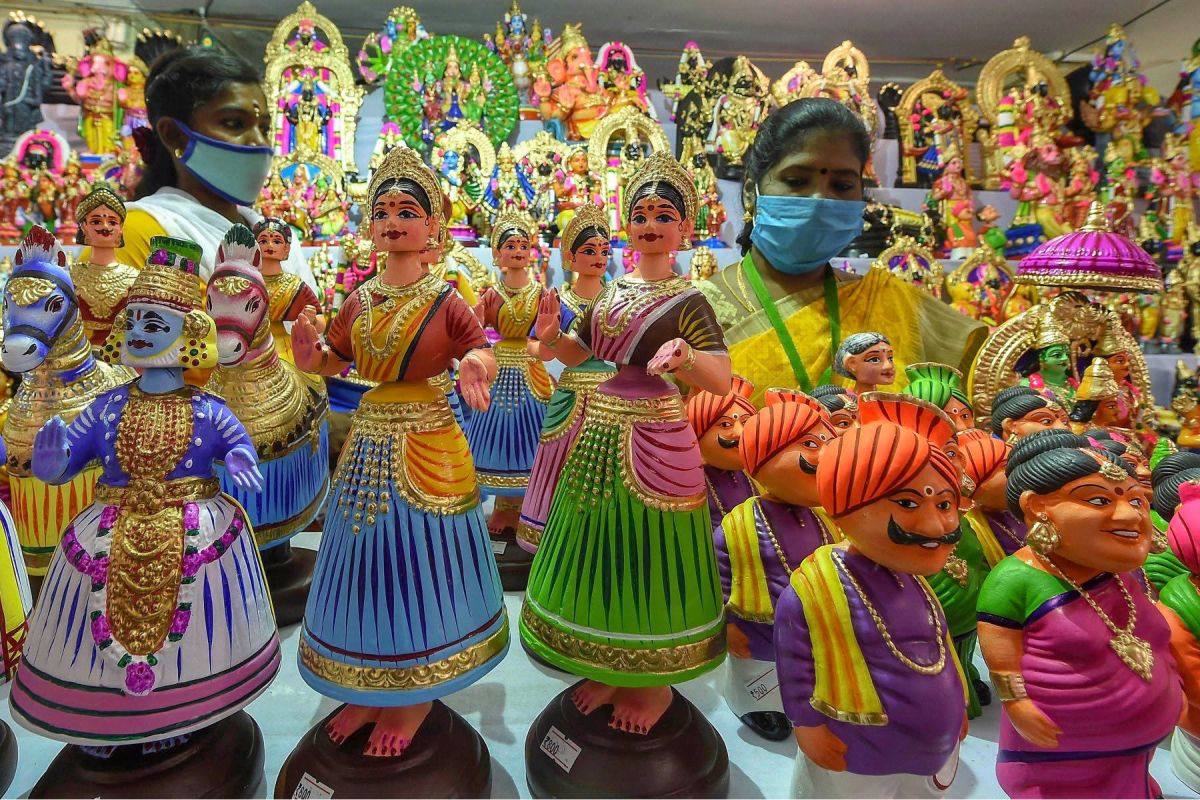 2026: நவராத்திரி கொலு, கலசம் வைப்பதற்கு உகந்த நேரம் என்ன? | 2026 Navratri Golu And Kalasam Timings