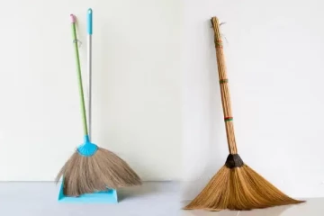 வாஸ்து: வீட்டில் துடைப்பத்தை இந்த திசையில் வைத்தால் பணகஷ்டம் வருமாம்!