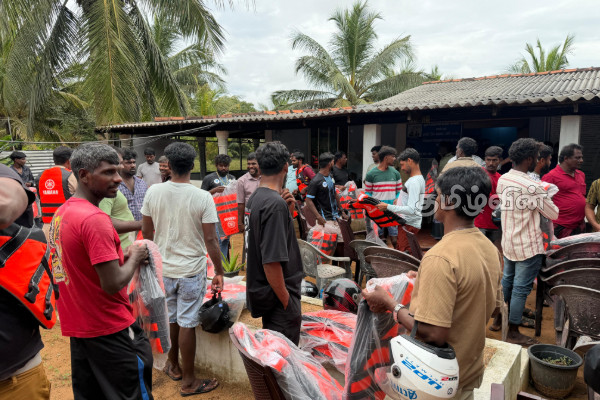 பூநகரி பிரதேசத்தில் பாதிக்கப்பட்டுள்ள கடற்றொழிலாளர்களின் இயல்பு வாழ்க்கை | Normal Life Affected Fishermen In Poonagara Area