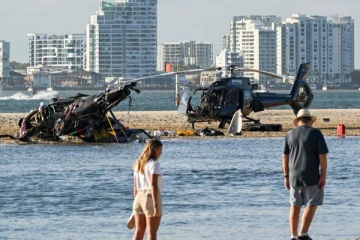 நடுவானில் மோதிக்கொண்ட ஹெலிகொப்டர்கள்; நால்வர் உயிரிழப்பு(Video)