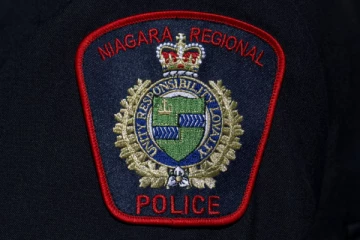 கனடாவில் மூன்று ஆண்டுகளாக பாலியல் தாக்குதலில் ஈடுபட்டதாக ஒரு தம்பதி கைது