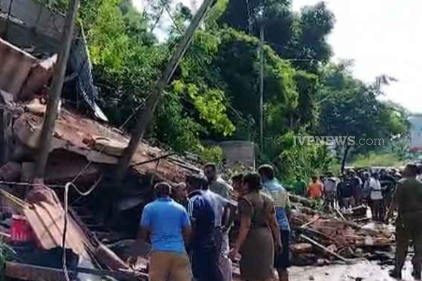 மண்சரிவால் சிதைந்து போன தமிழ் வர்த்தகரின் குடும்பம் ; ஒரே நொடியில் மாறிய வாழ்க்கை | Tamil Trader S Family Devastated By Landslide