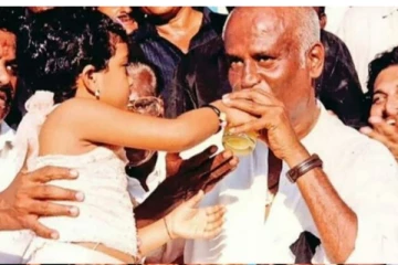 2002ல் ரஜினிக்கு ஜூஸ் கொடுத்து உண்ணாவிரதத்தை முடித்து வைத்த சிறுமி யார் தெரியுமா?  இந்த பிரபல நடிகையின் மகளா?