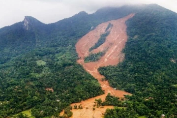 ஹப்புத்தளை பிரதேசத்தில் மண்சரிவு; 5 குடும்பங்கள் வெளியேற்றம்