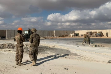 ஈராக்கிலுள்ள அமெரிக்க படைத்தளம் மீது ஏவுகணை தாக்குதல்கள்