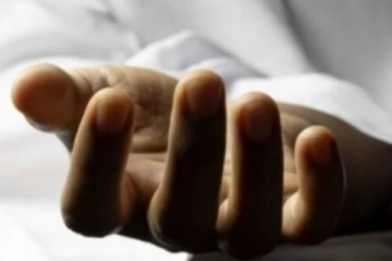 පුත්‍රයා විසින් සිය පියාට පොලුවලින් පහර දී ඝාතනය කළ සංවේදී පුවතක්..