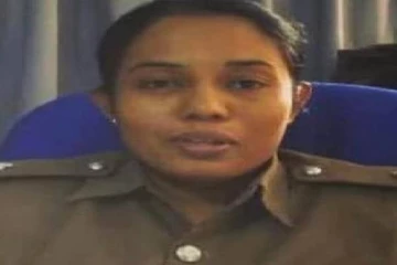 பாடசாலை செல்லும் பிள்ளைகளுக்கு ஸ்மார்ட் போன் கொடுக்க வேண்டாம் - காவல்துறை வேண்டுகோள்