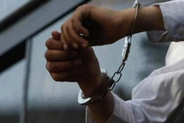 20 மூடை உரத்தை திருடியவர் வசமாகச் சிக்கினார்
