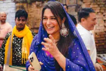 ஹிந்தி டப் சீரியல் மூன்று முடிச்சு தொடர் புகழ் நடிகை தீபிகாவின் அழகிய புகைப்படங்கள்