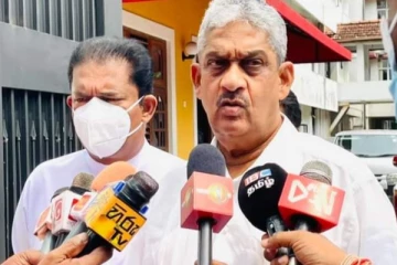 நாட்டை விற்று பணம் சம்பாதிக்கும் வியாபாரத்தில் ராஜபக்ச அரசாங்கம் - சரத் பொன்சேகா காட்டம்