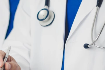 மசாஜ் இற்கு ஆசைப்பட்டு சென்ற மருத்துவருக்கு காத்திருந்த அதிர்ச்சி!