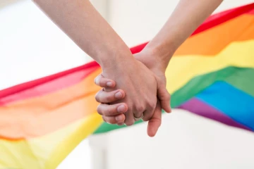 அமெரிக்காவில் ஒரே பாலின திருமணத்திற்கு 73% பேர் ஆதரவு