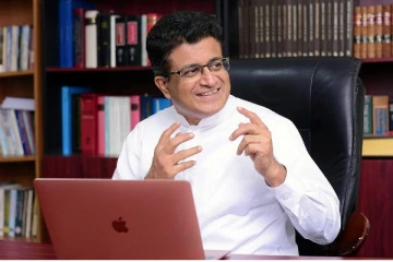 அமெரிக்காவிற்கு எதிராக அமைச்சர் போர் கொடி