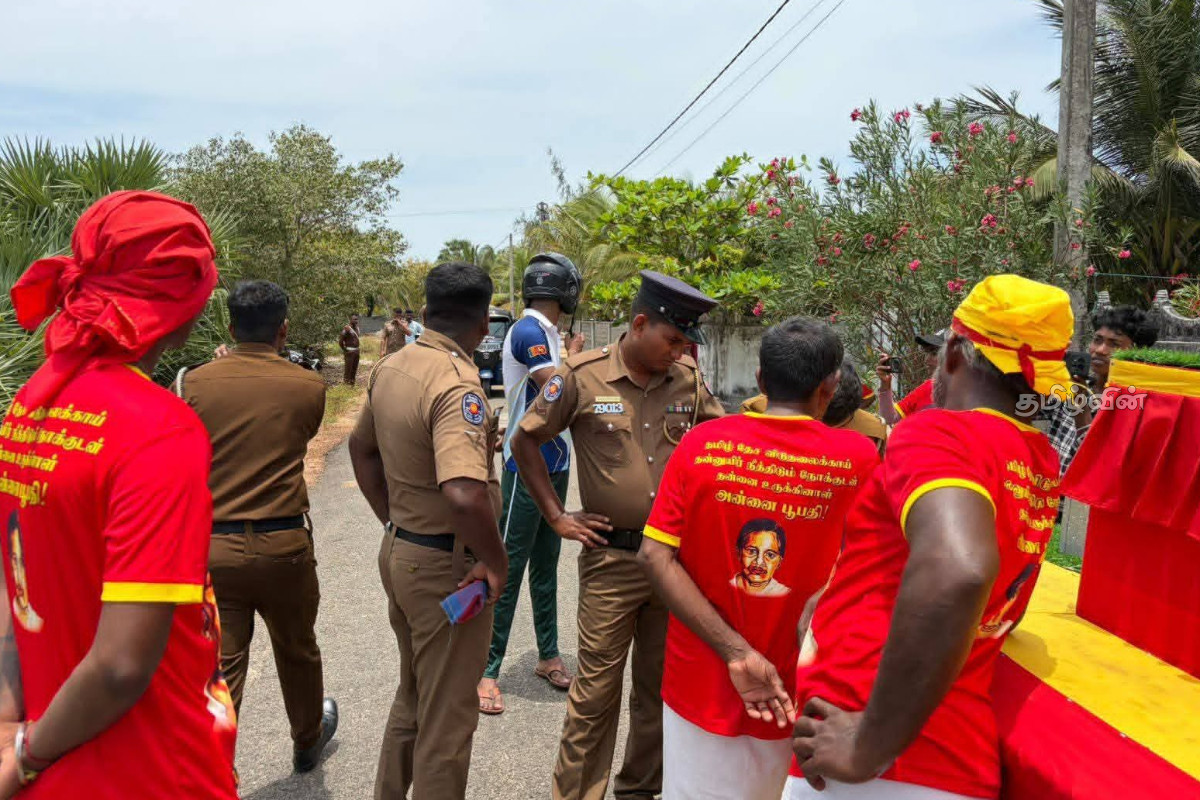 அன்னை பூபதி நினைவு ஊர்தி தடுக்கப்படவில்லை..! பொலிஸார் விளக்கம் | Explanation Regarding Annai Bhupathi Vehicle அன்னை பூபதி நினைவு ஊர்தி தடுக்கப்படவில்லை..! பொலிஸார் விளக்கம் | Explanation Regarding Annai Bhupathi Vehicle