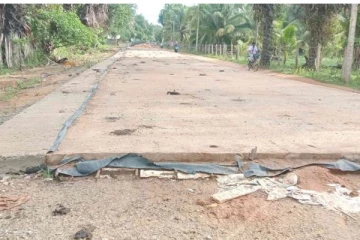 முடிக்கப்படாத முள்ளியவளை - வற்றாப்பளை வீதி புனரமைப்பு பணிகள்: மக்கள் விசனம் (Photos)