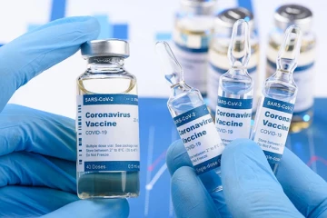 தடுப்பூசி எடுத்துக் கொண்டவர்களுக்கு வேலை பறிபோகும்... பாடசாலை ஒன்றின் திடீர் அறிவிப்பு: தீயாக பரவிய சம்பவம்