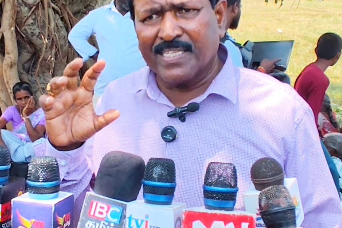 மனிதாபிமானி வேடந்தரித்துள்ள ராஜபக்சர்கள்! ரவிகரன் எம்.பி குற்றச்சாட்டு | Rajapaksas Posing As Humanitarians மனிதாபிமானி வேடந்தரித்துள்ள ராஜபக்சர்கள்! ரவிகரன் எம்.பி குற்றச்சாட்டு | Rajapaksas Posing As Humanitarians