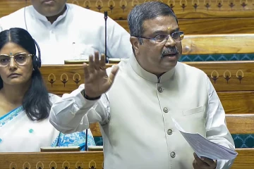 தமிழக எம்.பிக்கள் நாகரீகமற்றவர்கள் - எதிர்ப்புக்கு பணிந்த மத்திய அமைச்சர்