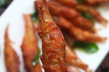 டேஸ்டியான பொடி மீன் மொறு மொறு வறுவல்.. ரிச் ஓட்டல் சுவையில் செய்வது எப்படி?