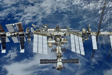 அமெரிக்காவுனடான பனிப்போர்;  சொந்தமாக விண்வெளி ஆய்வு நிலையம் அமைக்க  ரஷ்யா முடிவு