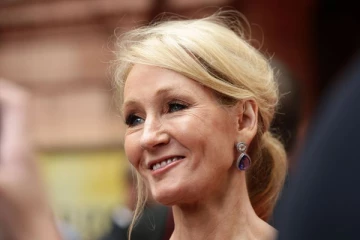 அடுத்தது நீதான்... சல்மான் ருஷ்டி தாக்கப்பட்டதைத் தொடர்ந்து மற்றொரு பிரபலத்துக்கு விடுக்கப்பட்டுள்ள கொலை மிரட்டல்