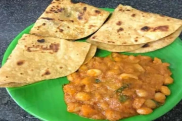 சப்பாத்திக்கு இப்படியொரு கிரேவி வைச்சி பாருங்க... அளவில்லாமல் சாப்பிடுவாங்களாம்