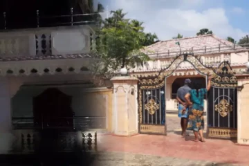 யாழில் வீடொன்றின் மீது பெற்றோல் குண்டுத் தாக்குதல் (Photos)