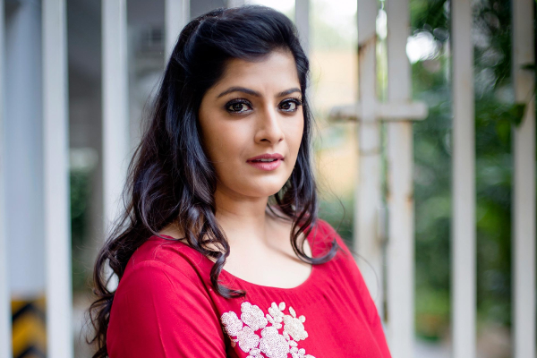 ஹீரோ, டைரக்டர் லாம் அட்ஜஸ்ட் பண்ண சொல்லுவாங்க.. வரலட்சுமி சரத்குமார் அதிர்ச்சி புகார் | Actress Varalakshmi Faced Sexual Harassment