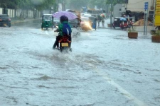 கொழும்பில் அடைமழையால் நீரில் மூழ்கிய கீழ்த்தளம் - ஒருவர் உயிரிழப்பு
