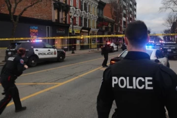 கனடாவில் இடம்பெற்ற கோர விபத்தில் இரு குழந்தைகளுக்கு நேர்ந்த கதி!