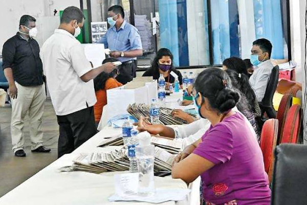 அரசாங்க ஊழியர்களுக்கு அமைச்சர் வெளியிட்ட மகிழ்ச்சியான தகவல்! | Happy News To Local Government Employees Sri Lanka