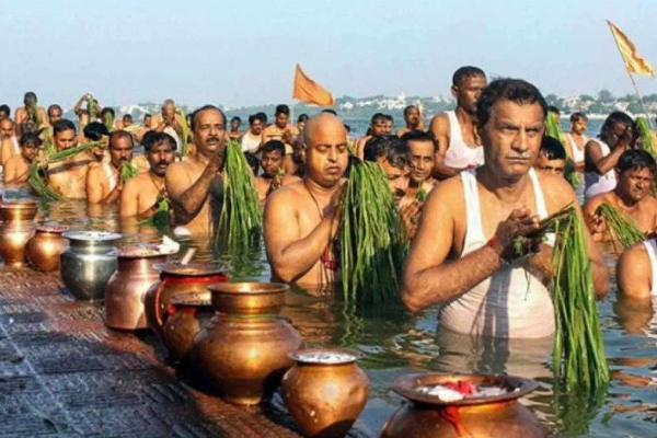 முன்னோர்களின் ஆசி கிடைக்கும் ஆடி அமாவாசை; பாவங்கள் போக இப்படி வழிபடுங்கள்! | Aadi Amavasya 2025 July 24 Pitru Blessings