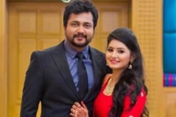 நடிகர் பாபி சிம்ஹாவின் மனைவி நடிகை ரேஷ்மி மேனனா இது..! நீங்களே பாருங்க