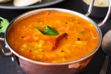 பருப்பே இல்லாமல் ருசியான திடீர் சாம்பார் செய்வது எப்படி தெரியுமா?