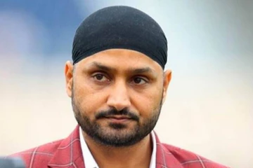 கிரிக்கெட்டில் ஓய்வை அறிவித்த ஹர்பஜன் சிங் - புகழ்ந்து தள்ளிய எதிரி வீரர்