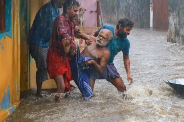 பெருமழை பாதிப்பு - நெல்லை, தூத்துக்குடியில் 32 பேர் பலி...!!